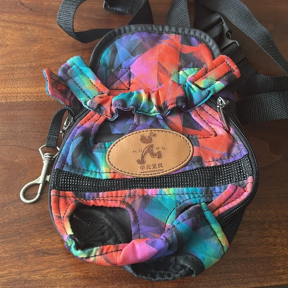 Pet bag, adjustable shoulder straps